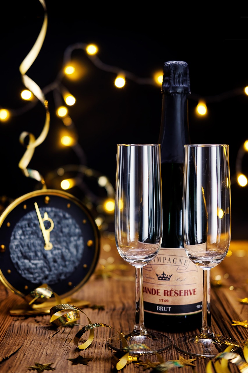sparkling wine spirits bottle glasses clock sylvester new year's day time alcohol champagne glasses sparkling wine sparkling wine sparkling wine spirits clock clock clock clock time time time time time alcohol