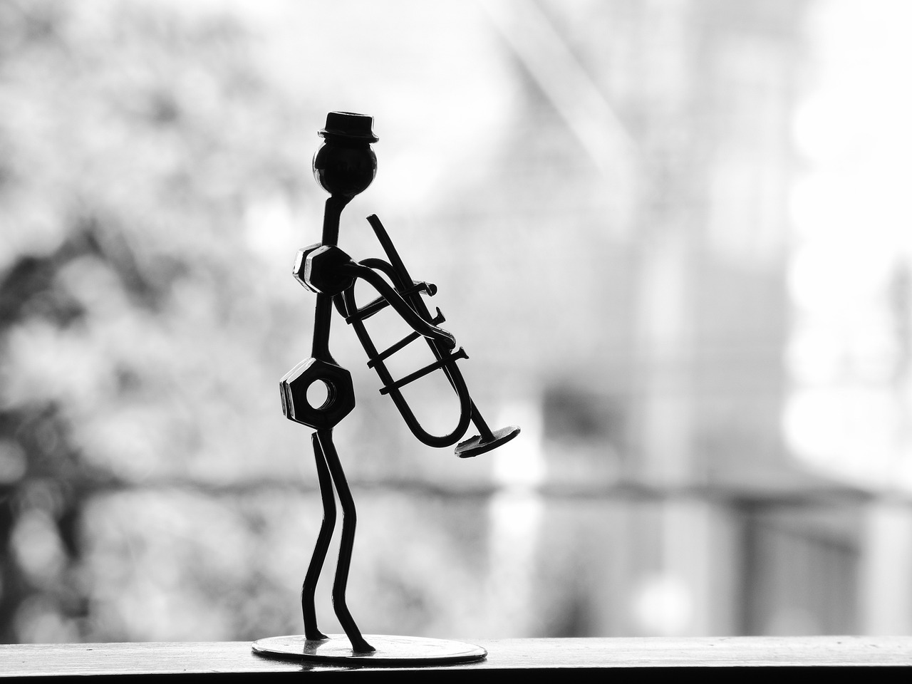 musician trumpet metal decoration statue simple musical instruments musician musician trumpet trumpet statue simple simple simple simple simple