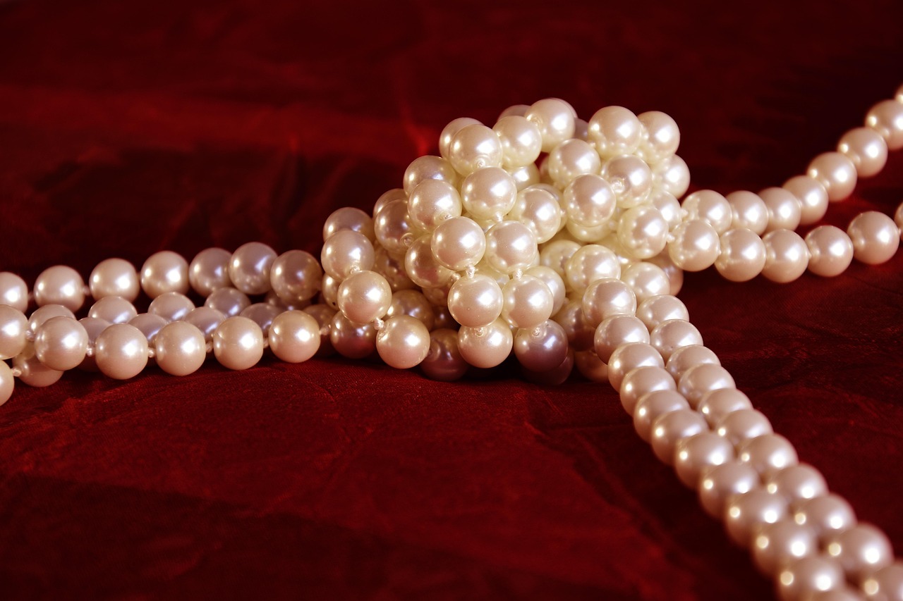 pearls chain silk velvet jewellery sensual pearl necklaces necklace pearls silk silk silk velvet velvet velvet velvet velvet necklace