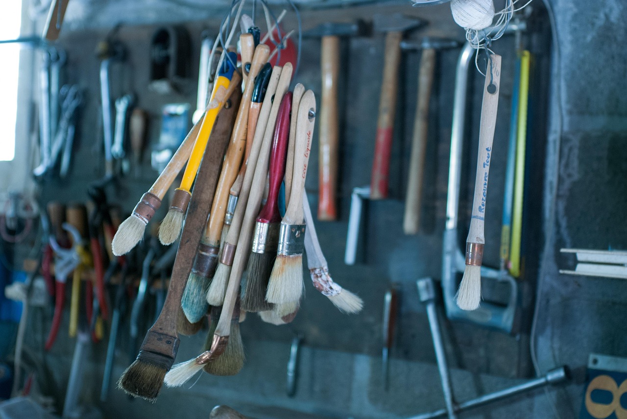tools brush workshop do-it-yourself brushes established