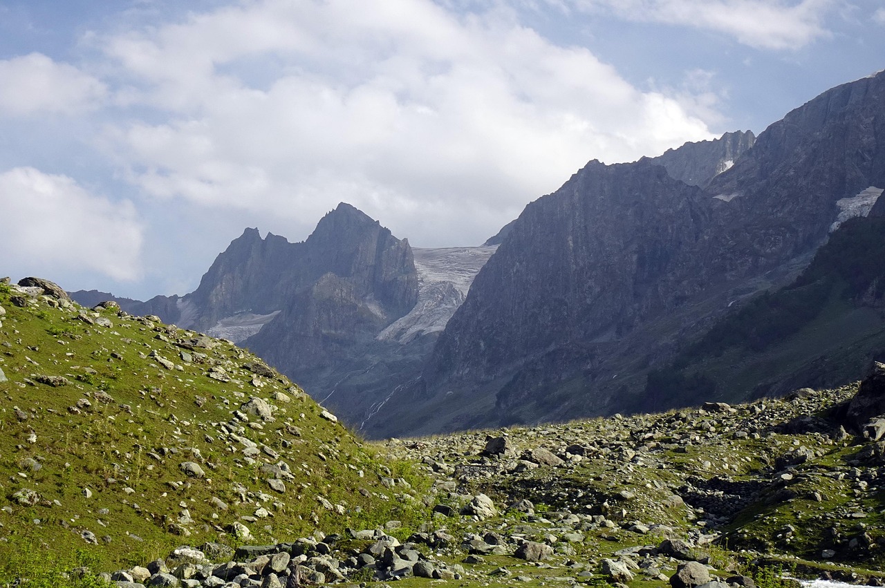 glacier mountains scenery chhajiwas himalayas deodar sonamarg nature kashmir india landscape