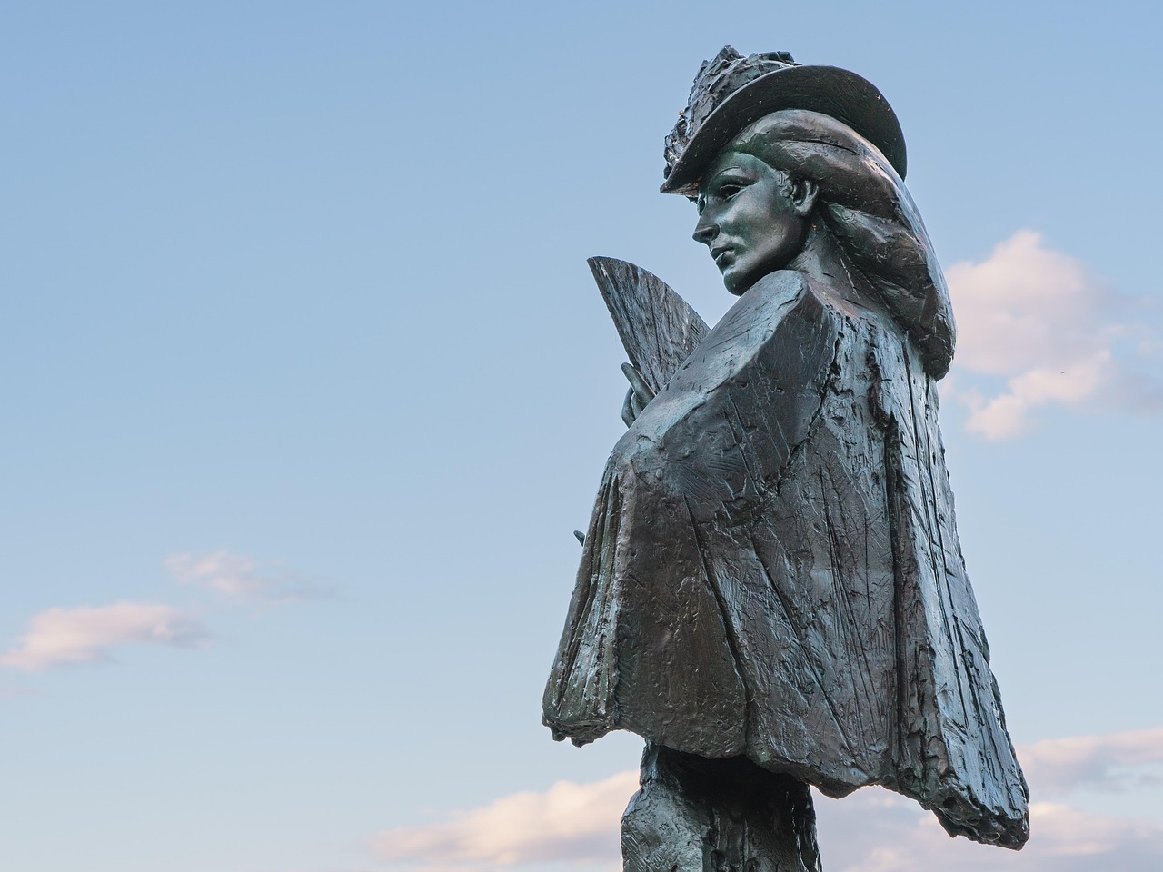 empress elizabeth empress elisabeth statue sister sissi sculpture statue artwork bronze elizabeth empress famous geneva