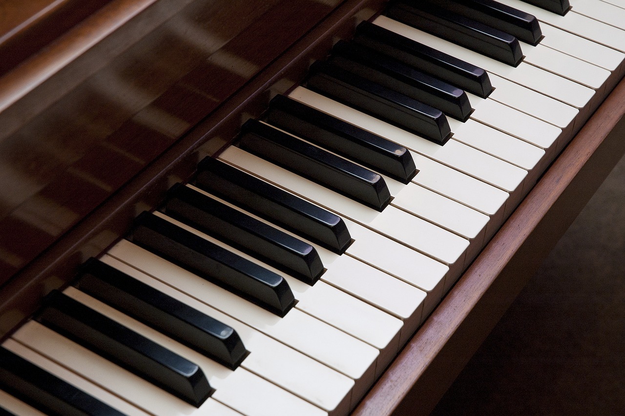 piano ivory ebony sound instrument keyboard