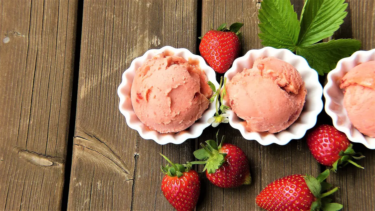 strawberry ice cream strawberries fresh fruit ripe rustic nature bio vitamins bowls summer ice cream lactose free fruit ice cream milk ice cream food yummy frozen diet ice cream parlor