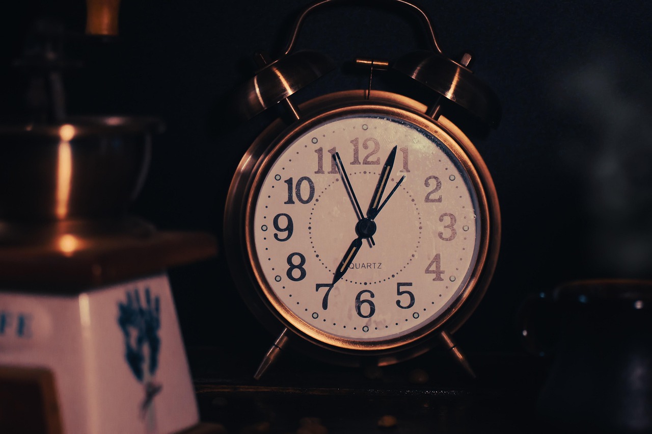 coffee coffee cup coffee grinder cup clock time dark alarm clock