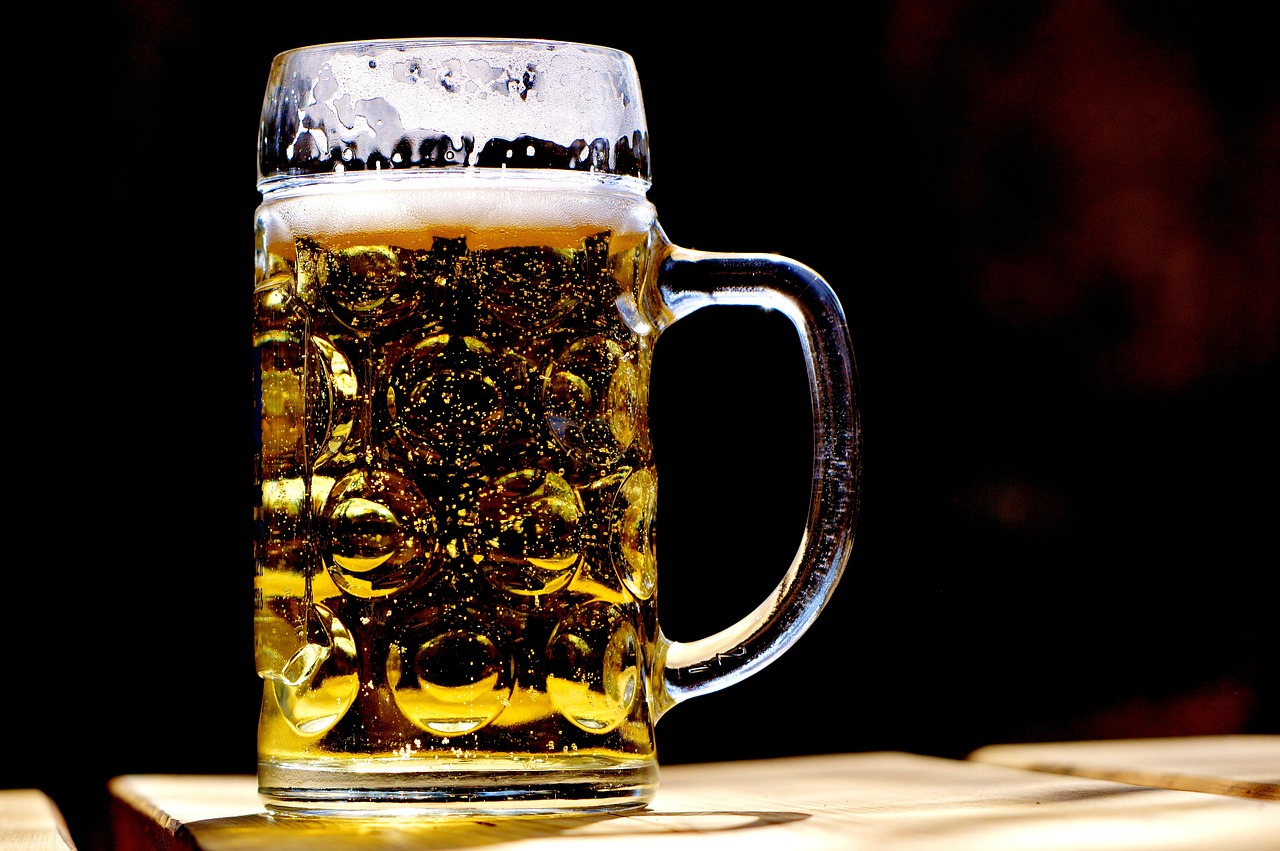 beer mug refreshment beer mug drink bavaria glass mug thirst brow prost bavarian beer glass munich glass brewery beer pub augustiner bräu thirst quencher light beer alcohol beer beer beer beer beer