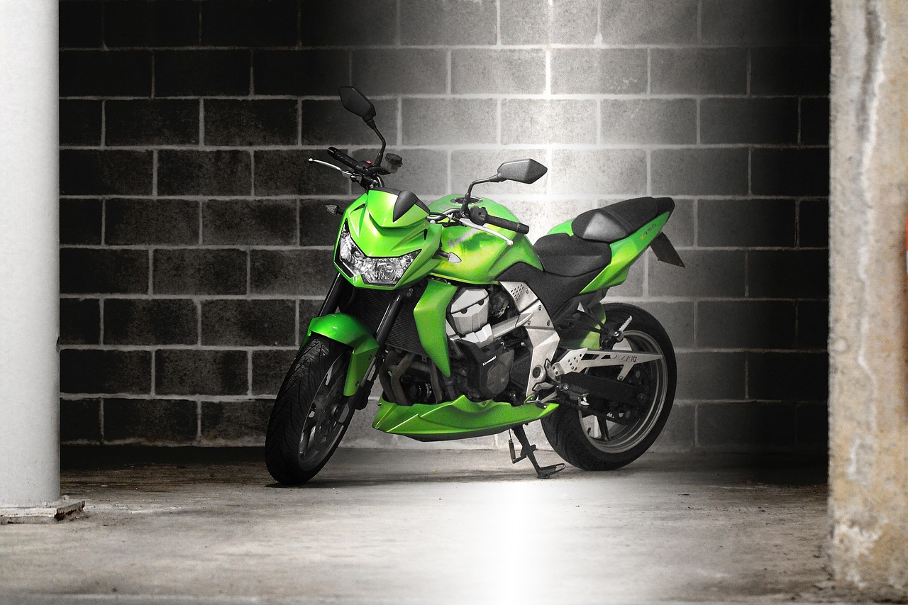 garage motorbike kawasaki z750 motorbike kawasaki kawasaki kawasaki kawasaki kawasaki