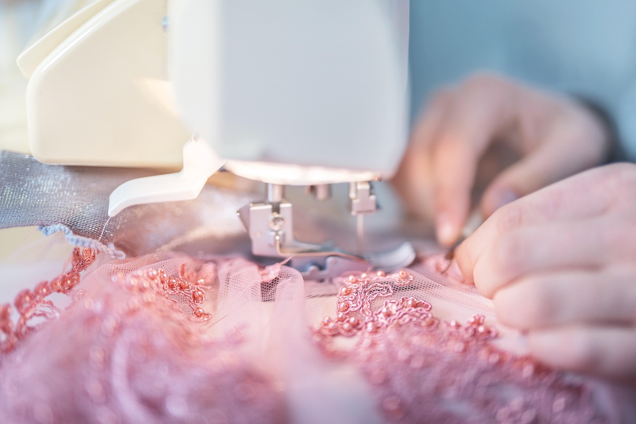 sew hobby work craft pearl fabric pearls glitter festive sewing machine cook sew craft sewing machine sewing machine sewing machine sewing machine sewing machine